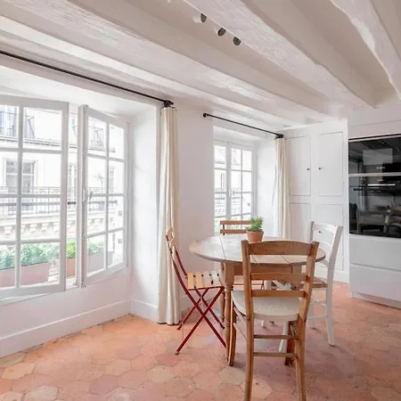 Appartement 3 Rooms, View On Roofs Chic & Cosy - 70 M2