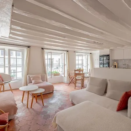 Appartement 3 Rooms, View On Roofs Chic & Cosy - 70 M2
