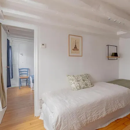 Appartement 3 Rooms, View On Roofs Chic & Cosy - 70 M2 *