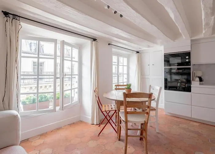 公寓 3 Rooms, View On Roofs Chic & Cosy - 70 M2