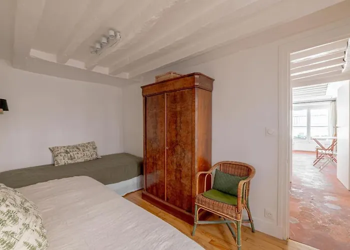 3 Rooms, View On Roofs Chic & Cosy - 70 M2 * 巴黎