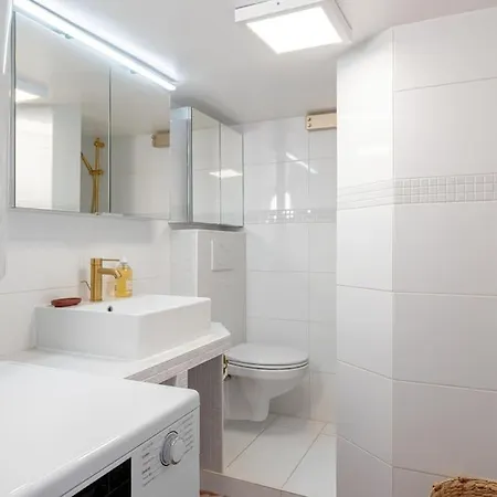 Apartment 3 Rooms, View On Roofs Chic & Cosy - 70 M2 Paris