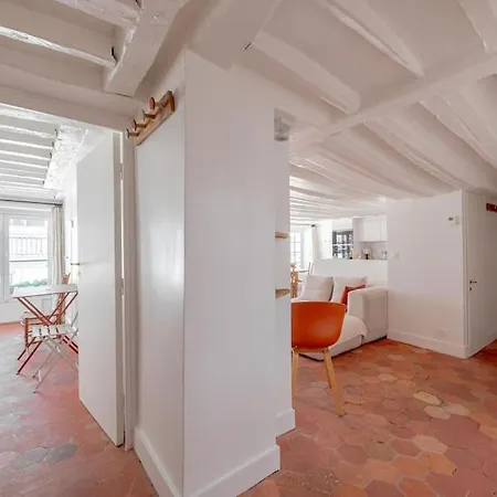 3 Rooms, View On Roofs Chic & Cosy - 70 M2 Apartment Paris