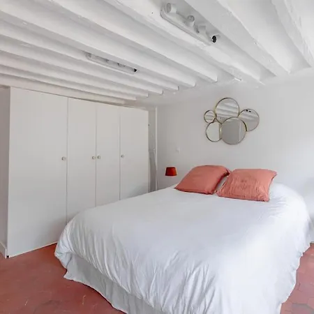 3 Rooms, View On Roofs Chic & Cosy - 70 M2 Paris