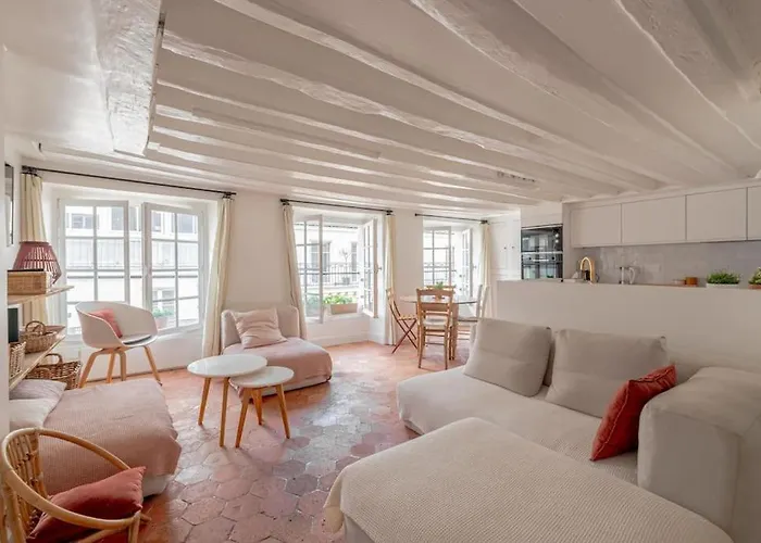Διαμέρισμα 3 Rooms, View On Roofs Chic & Cosy - 70 M2