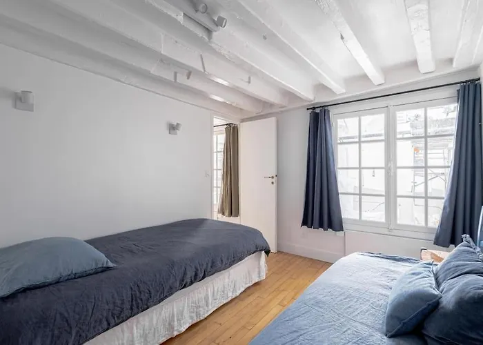 3 Rooms, View On Roofs Chic & Cosy - 70 M2